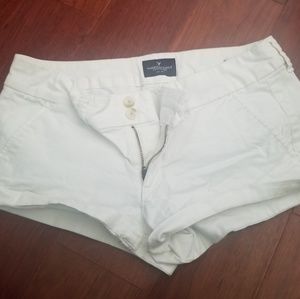 American Eagle white shorts